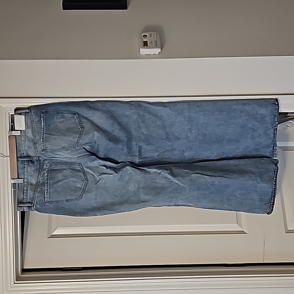 Jeans - Picture 2 of 3